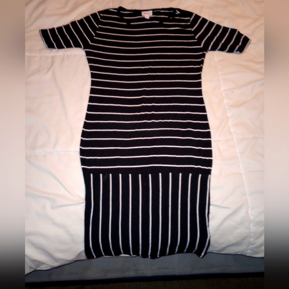 Lularoe size medium black and white